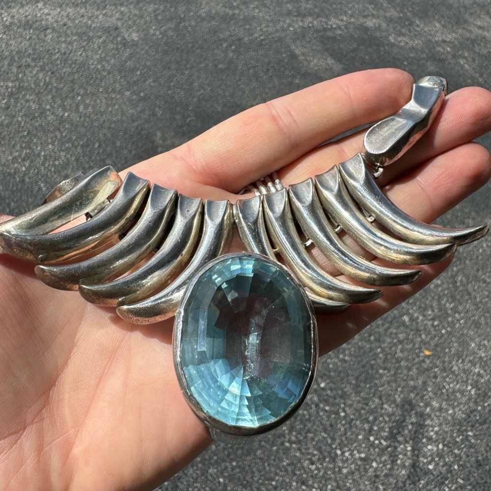 MEXICAN MODERNIST STERLING SILVER NECKLACE, MID 20th London Blue Topaz 399g - Picture 5 of 15